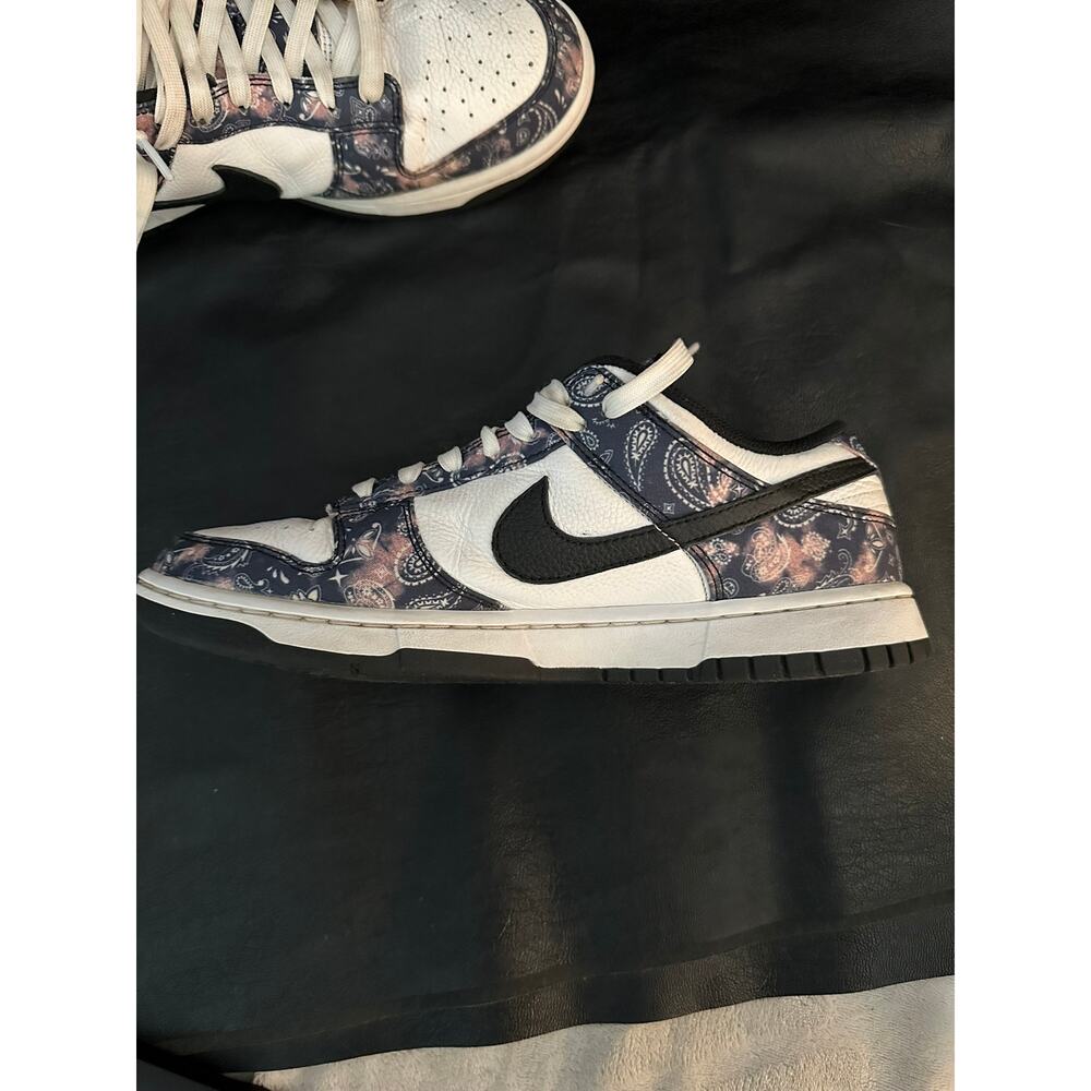 9.5 Nike Id dunk Paisley, Black white